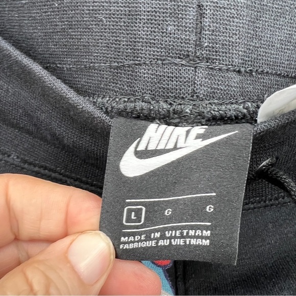 NIKE Sportswear AOP Moji Alumni Shorts  Black Emoji Air Max Loose Fit Men's - Picture 8 of 13